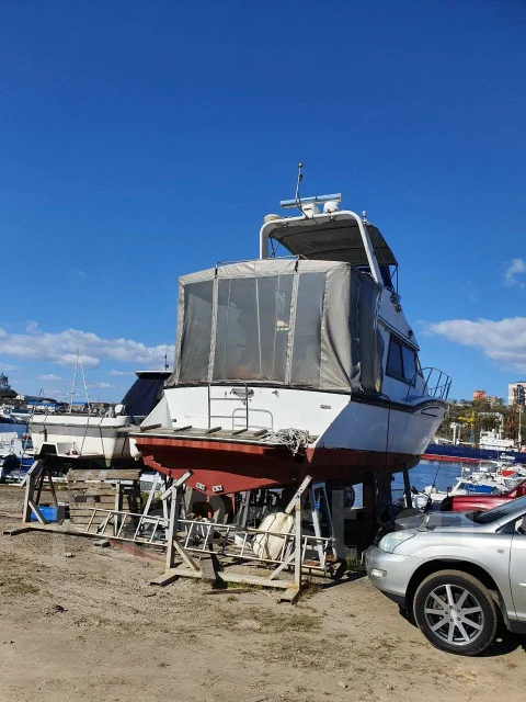 Infini. 1990 ���, ����� 12,5��., ��������� ������������, 750��.�., ������ ����