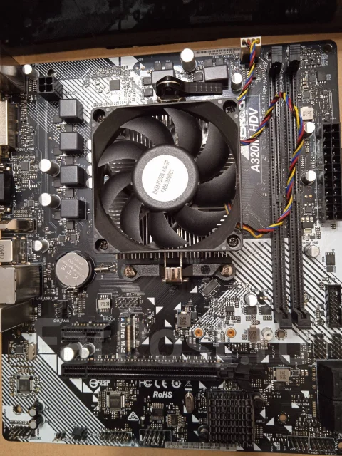AMD A320M ����
