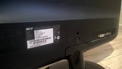 Acer. 23" ����