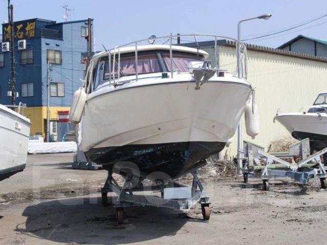 Yamaha CR-27. ����� 8,23��., ��������� ������������, 230��.�., ������. ��� ����� �� ������������ ����