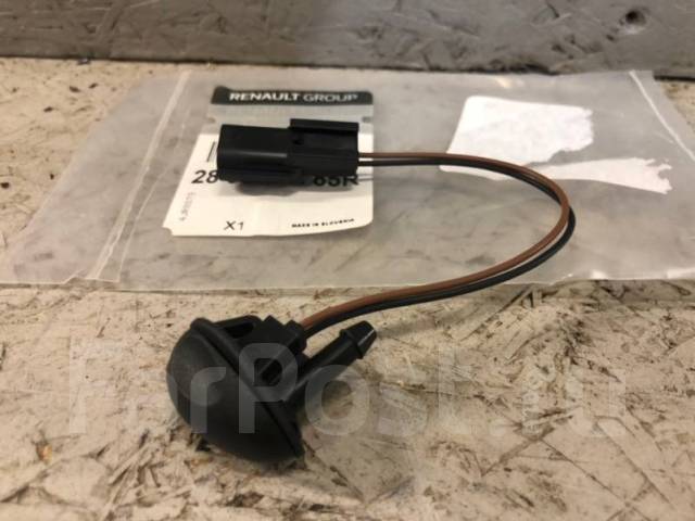 Установка самопального омывателя камеры - Renault Kaptur (2016), 2 л, 2017 года 