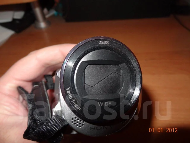 Sony HDR-PJ240E. 9 - 9.9 ��, � ���������� ����
