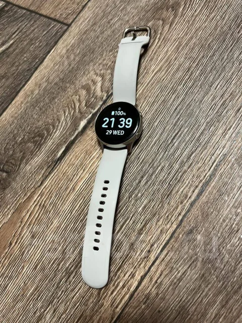 Samsung Galaxy Watch Active ����