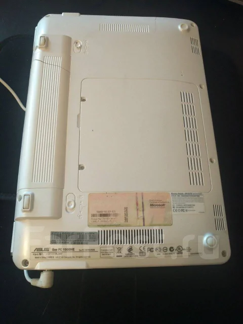 Asus Eee PC. 10", 1,7����, ��� 1024 ��, ���� 150���, WiFi: 1, Bluetooth: 1, ����������� �� 9��. ����