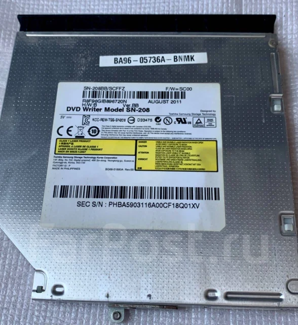 Samsung 300V5A. 15.6", ��� 2048 ��, WiFi: 1, Bluetooth: 1 ����