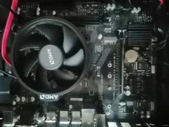 AMD Ryzen 3 2200G ����