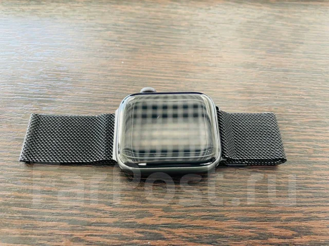 Apple Watch Series 4. GPS, NFC, IP67, IP68 ����