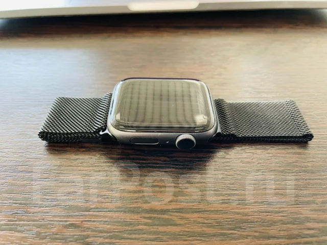 Apple Watch Series 4. GPS, NFC, IP67, IP68 ����