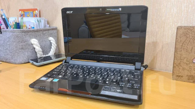 Acer Aspire One. ���� 256���, WiFi: 1, Bluetooth: 1, ����������� �� 2��. ����