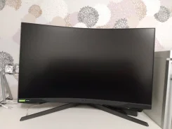 Samsung. 27" ����