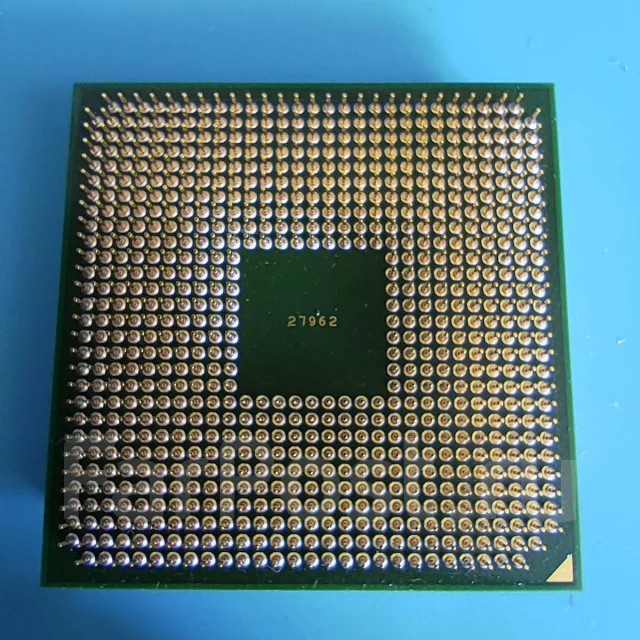 AMD Mobile Athlon 64 2800+ ����