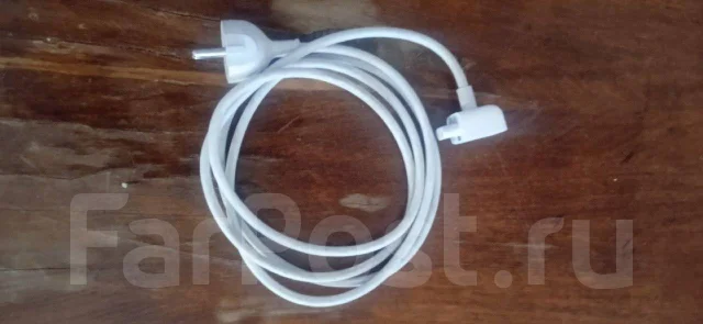 Apple MacBook Air 13 2010 Late. 13.3", 1,9����, ��� 2048 ��, ���� 120���, WiFi: 1, Bluetooth: 1, ����������� �� 12��. ����