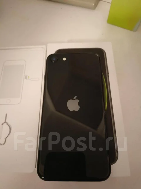 Apple iPhone SE 2020. �/�, ������, 4G LTE, NFC ����