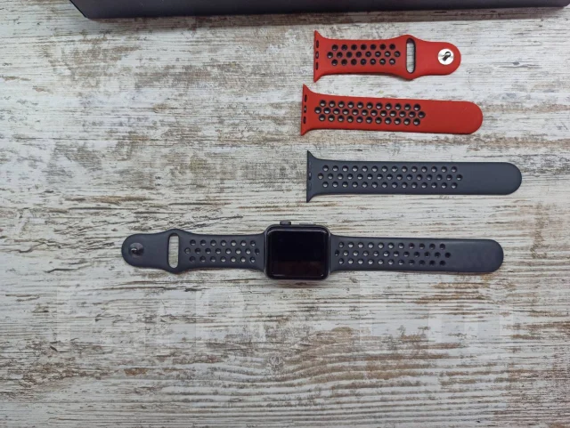 Apple Watch Series 3 Nike+. GPS, NFC, IP68 ����