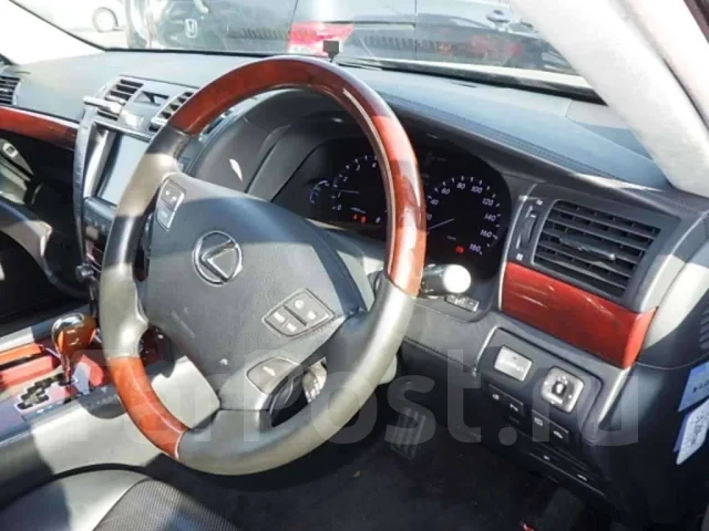 Lexus LS600h. ��������, 4wd, 5.0 (394��.�.), ������, 146����. ��, �/�, ��� ���. ��� ����� �� ������������ ����