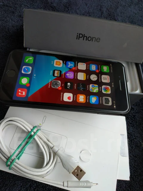Apple iPhone 8 Plus. �/�, ������, 4G LTE, NFC ����