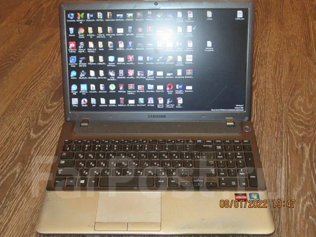 Samsung 355V5C. 15.6", 2,7����, ��� 2048 ��, ���� 500���, WiFi: 1, Bluetooth: 1, ����������� �� 3��. ����