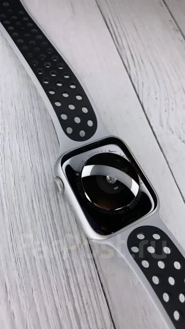 Apple Watch Series 5 Nike+. GPS, NFC, IP67 ����