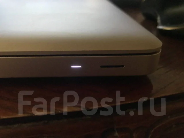 Apple MacBook Pro 15. 15.4", 2,7����, ��� 4 ��, ���� 500���, ����������� �� 3��. ����