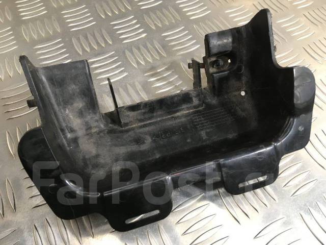 31353766 крышка аккумулятора volvo
