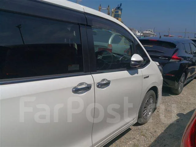 Toyota Esquire. ZWR80, 2ZRFXE ����