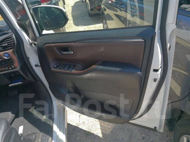 Toyota Esquire. ZWR80, 2ZRFXE ����