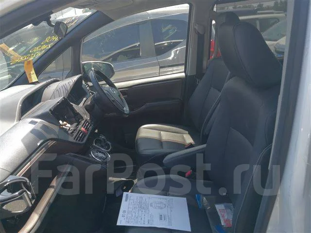 Toyota Esquire. ZWR80, 2ZRFXE ����