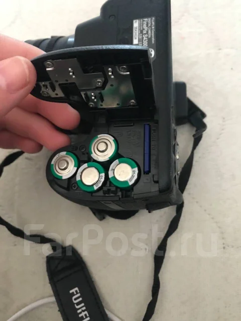 Fujifilm FinePix S4300. 20 � ����� ��, ���: 14� � ����� ����