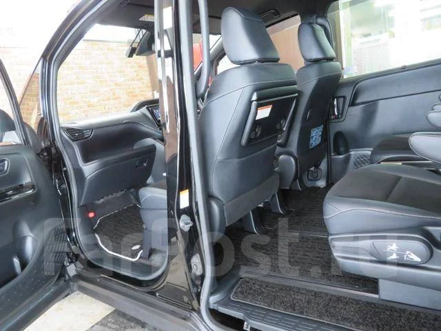 Toyota Noah. ��������, 4wd, 2.0 (152��.�.), ������, 47 000����. ��, �/�. ��� ����� �� ������������ ����