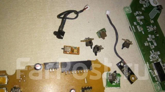 Выключатели микро - комплект, б/у, в наличии. Цена: 200₽ во Владивостоке