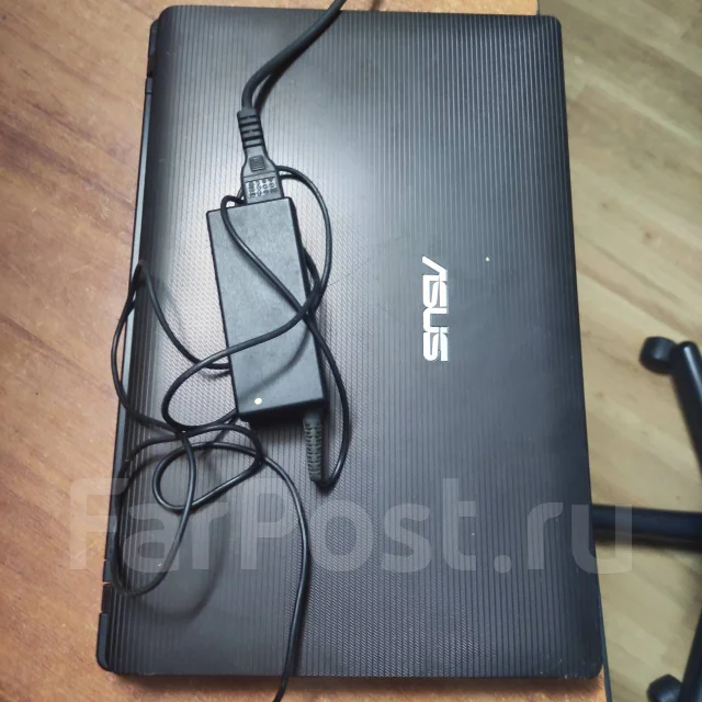 Asus K53U-SX152. 15.6", 1����, ��� 4 ��, ���� 320���, WiFi: 1, Bluetooth: 1, ����������� �� 1��. ����