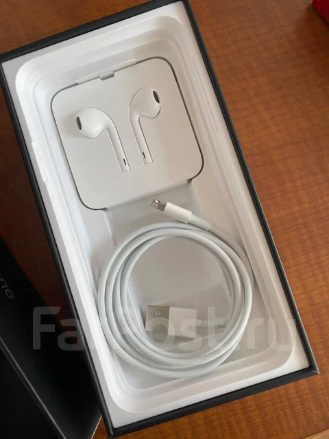 Apple iPhone 11 Pro Max. �/�, 512 ��, �����, 3G, 4G LTE, NFC ����