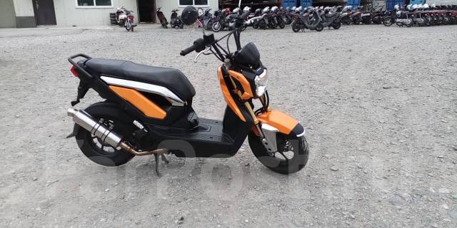 Honda Zoomer v125, 2017, 125 куб. см. 4х тактный, без пробега, исправен, 30  000 км, скутер, бензин, есть птс. Цена: 165 000₽ в Находке