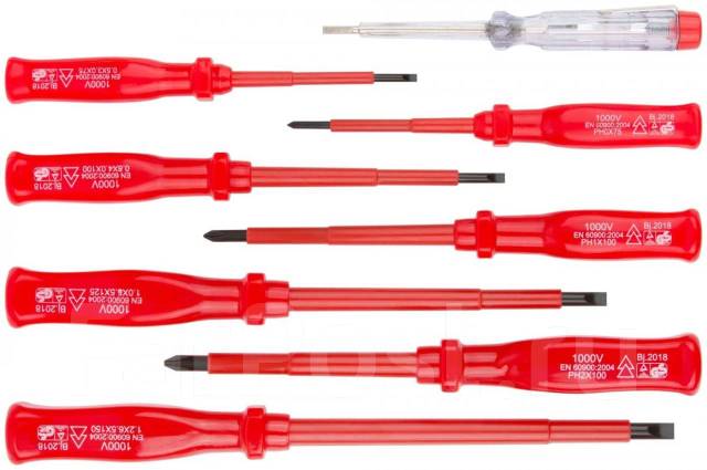 Отвертки изолированные 1000 В, CrV сталь, пластик. ручки, в чемоданчике ...