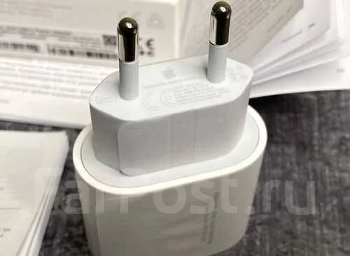 Apple iPhone 11. �/�, �������, 4G LTE, Dual-SIM, NFC ����