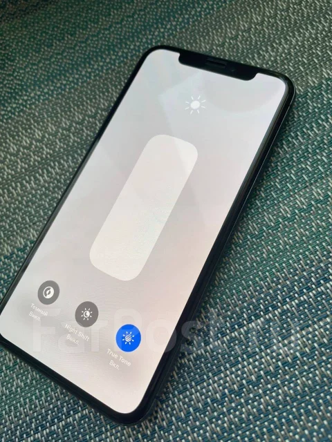 Apple iPhone X. �/�, ������, 4G LTE, NFC ����