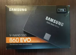 SSD 2,5 �����. 1 000���, ��������� SATA III ����