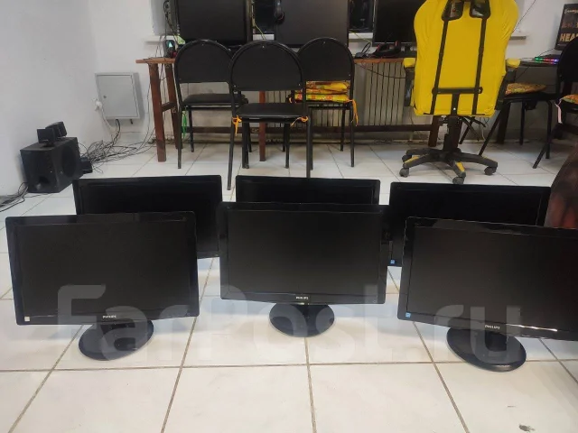 Philips. 20", ���������� �� (LCD, LED, QLED) ����