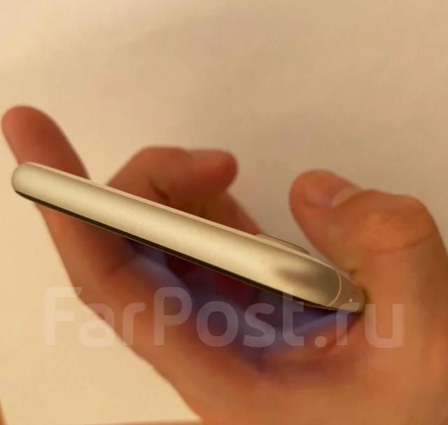 Apple iPhone SE 2020. �/�, �����, 4G LTE, NFC ����