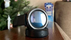 Samsung Gear Sport. GPS, IP68 ����