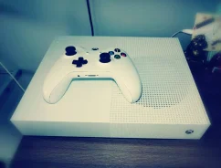 Microsoft Xbox One S ����