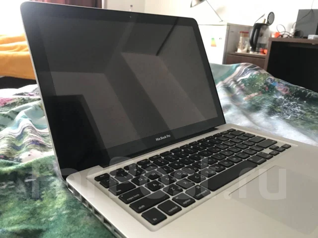 Apple MacBook Pro 13 2011 Late MD314. 13", 2,8����, ��� 8 ��, ���� 256���, WiFi: 1, Bluetooth: 1, ����������� �� 6��. ����