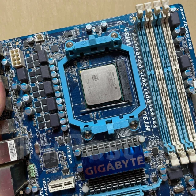 Socket AM3 ����