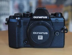 Olympus E-M5 Mark III. 20 � ����� ��, ���: ��� ���� ����