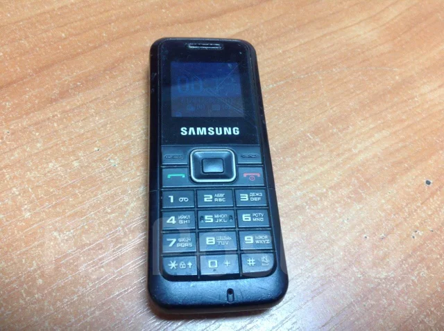 Samsung E1070. �/� ����