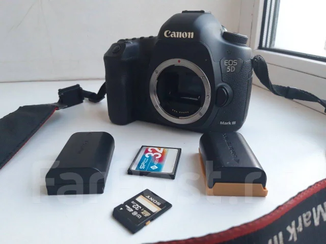 Canon EOS 5D Mark III Body ����