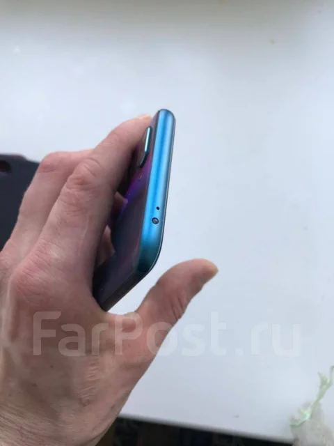 Honor 10. �����, 4G LTE, Dual-SIM, NFC ����