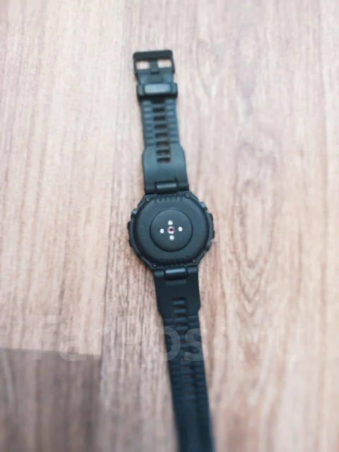 Amazfit T-Rex. IP68 ����