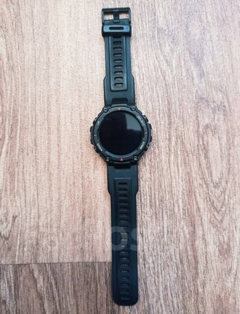 Amazfit T-Rex. IP68 ����