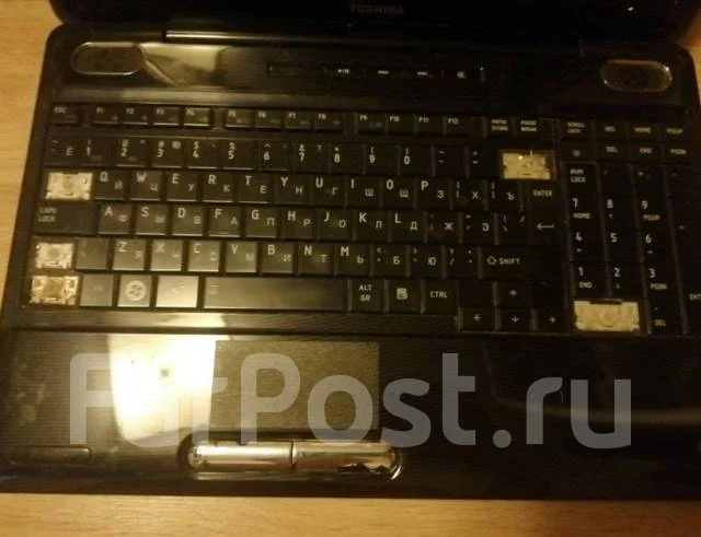 Toshiba Satellite. 15.6", 2,1����, ��� 4 ��, ���� 300���, WiFi: 1, Bluetooth: 1, ����������� �� 1��. ����